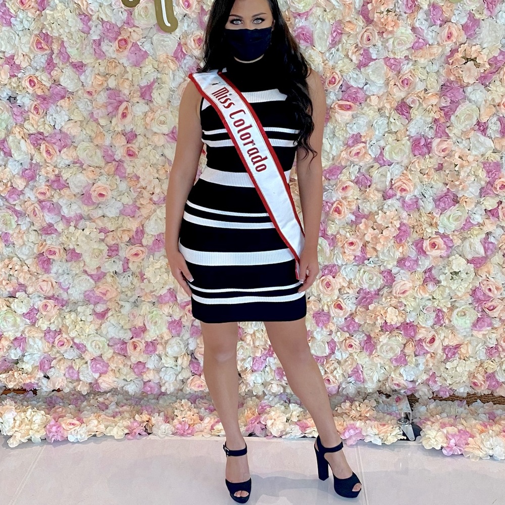 Black and White Striped Bodycon Dress size Large